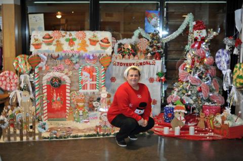 Des décorations de Noël pour la médiathèque