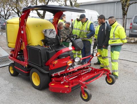 Une Ferrari aux services techniques