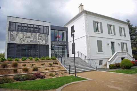 La mairie d'Aussillon