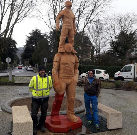 Une statue square Eugène-Guiraud