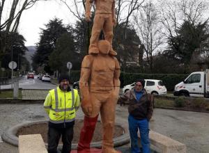 Une statue square Eugène-Guiraud