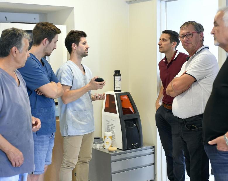 LABORATOIRE PEREIRA : DES PROTHÉSISTES À LA POINTE