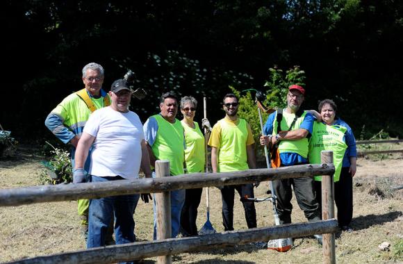 Photo des habitants dans les jardins familiaux